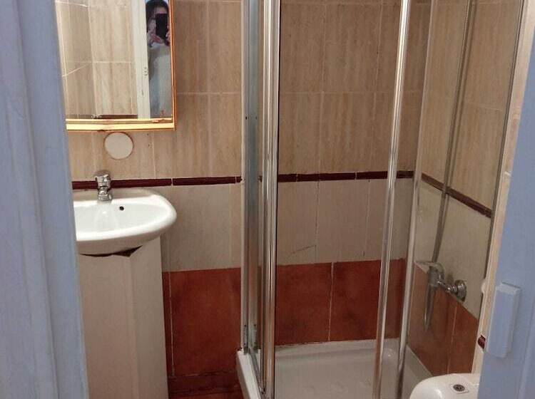 پانسیون The Dreamers & Co