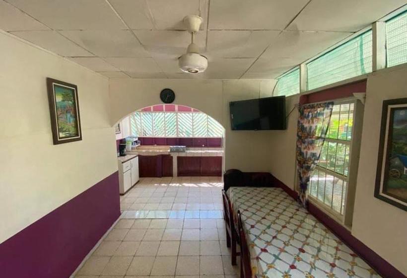 تختخواب و صبحانه Coco Verde