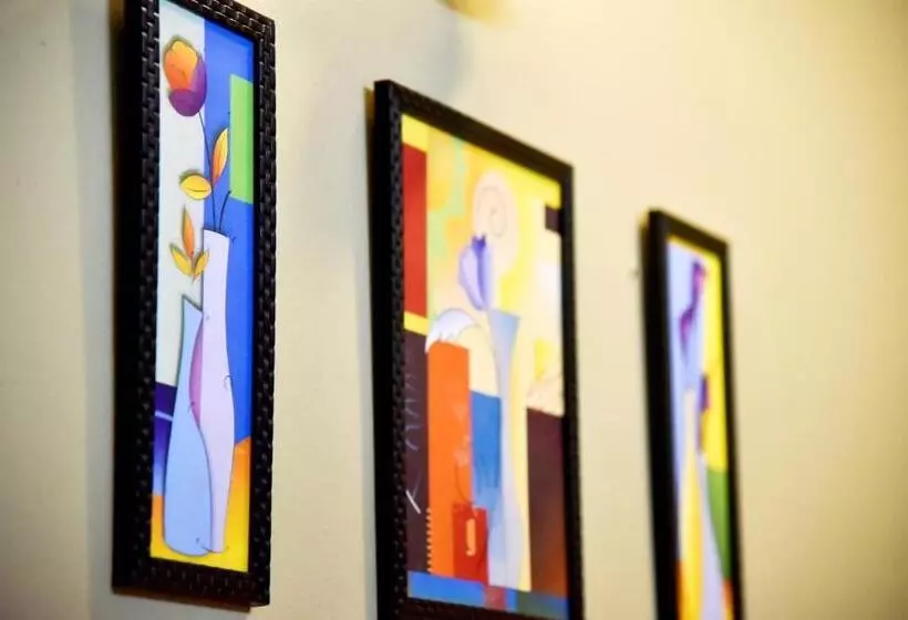 Hotelli Dv Inns Farmvilla   Besides Strawberry Farms