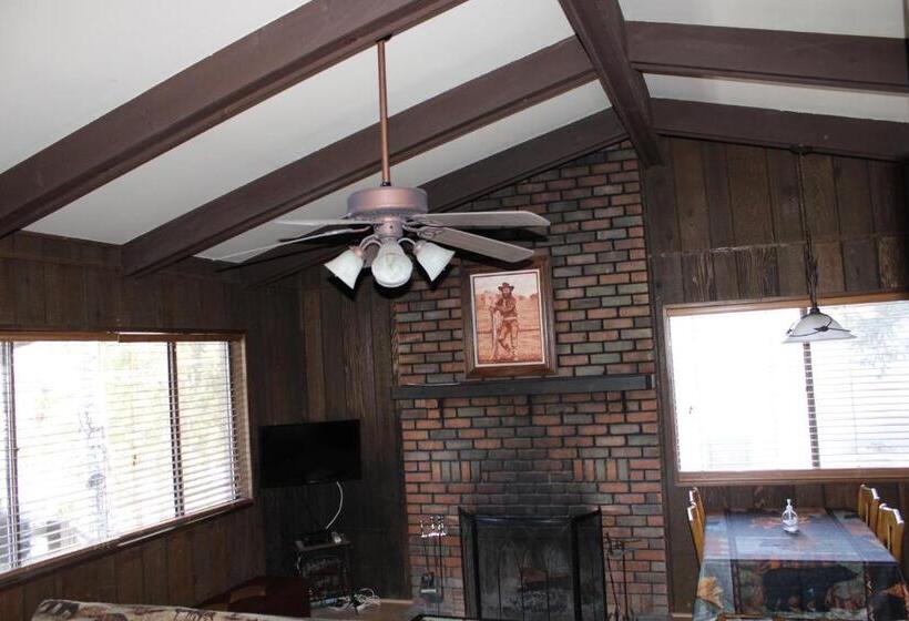 فندق Edelweiss Resort Greer