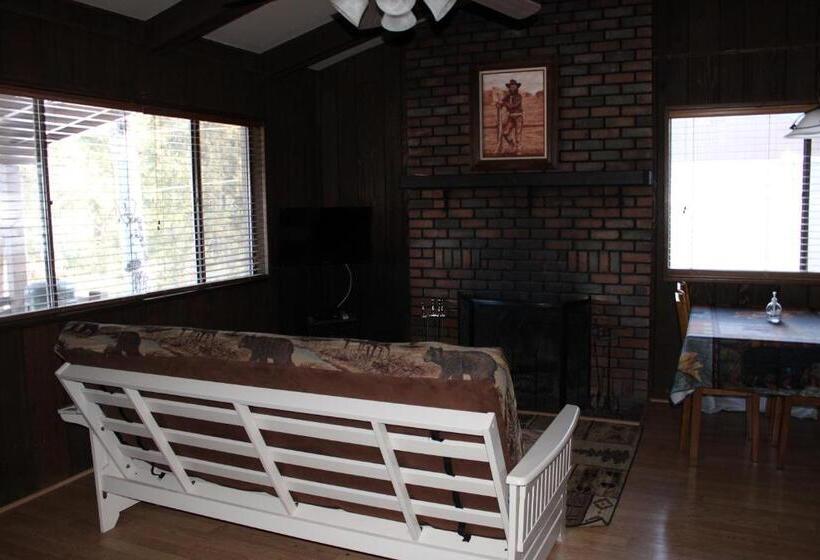 فندق Edelweiss Resort Greer