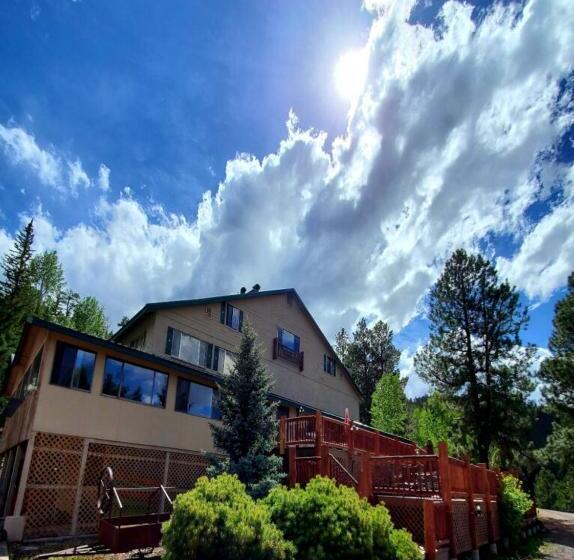 فندق Edelweiss Resort Greer