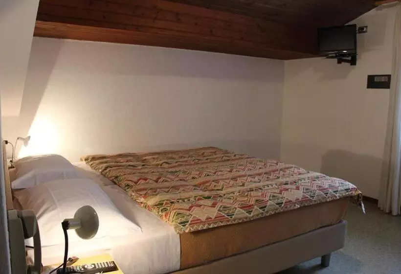 Hotelli Garni Hirsch