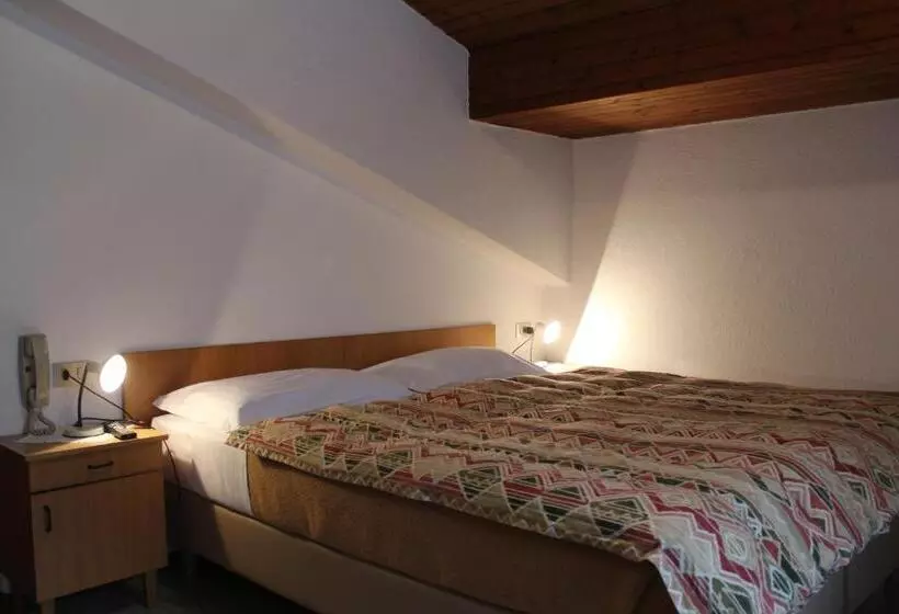 Hotelli Garni Hirsch