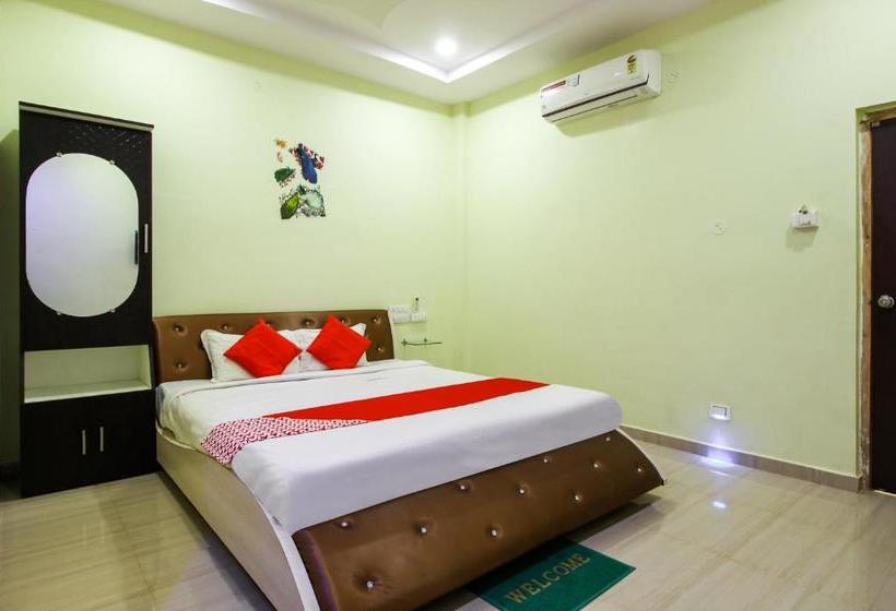 Отель Oyo 70694 Green Park Resort