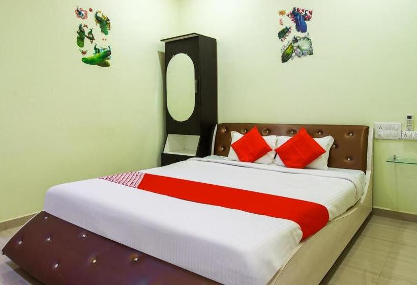 Отель Oyo 70694 Green Park Resort