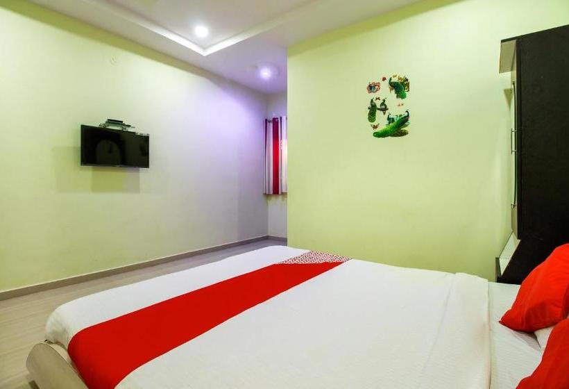 Отель Oyo 70694 Green Park Resort