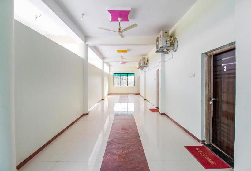 Отель Oyo 70694 Green Park Resort