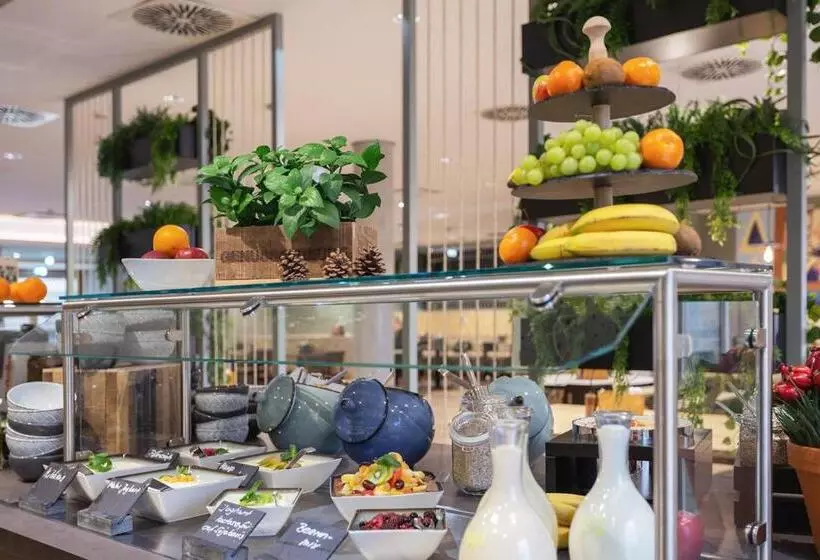 Hotelli Holiday Inn   The Niu, Amity Potsdam, An Ihg