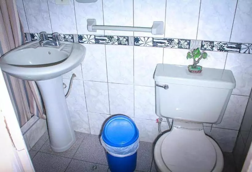 هتل Virgen Del Carmen   Huaraz