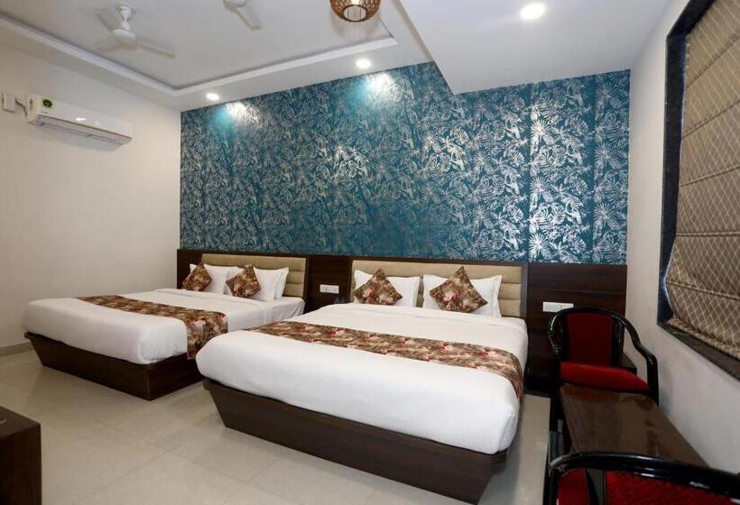 ホテル Bhairav Bagh With Swimming Pool