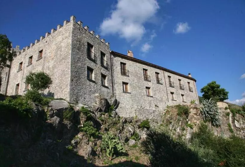 هتل Il Castello Dei Principi Sanseverino