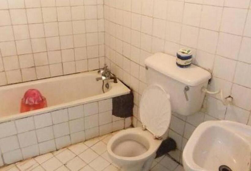 پانسیون Room In Apartment Ade Super Hotel Single