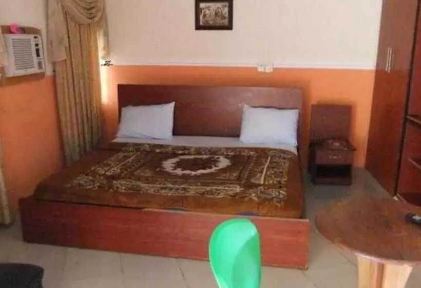 پانسیون Room In Apartment   Ade Super Hotel Single