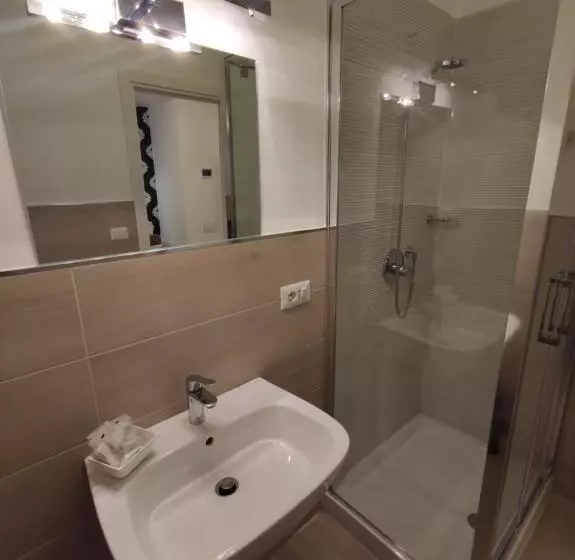 پانسیون Sami Rooms Due   Teatro A 400 Mt   Ortigia A 1500 Mt
