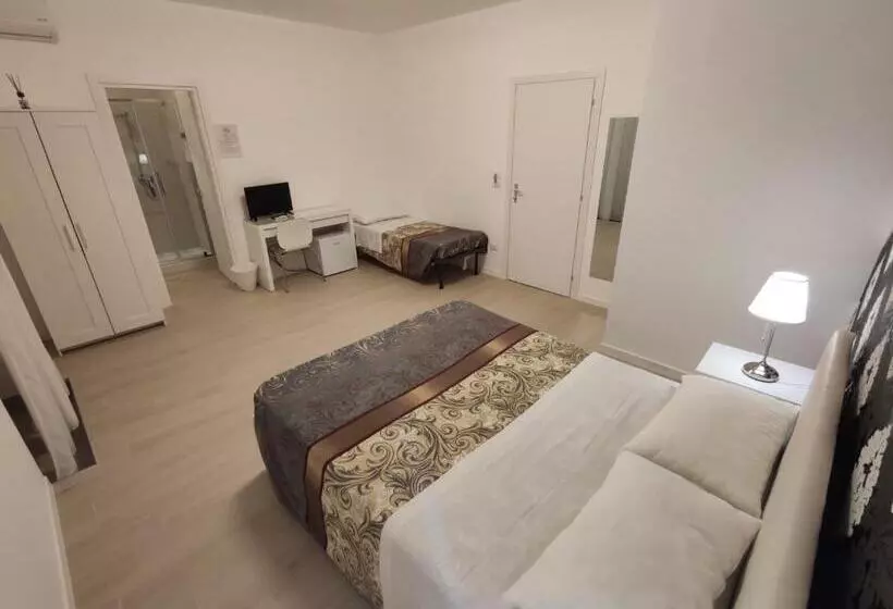 پانسیون Sami Rooms Due   Teatro A 400 Mt   Ortigia A 1500 Mt