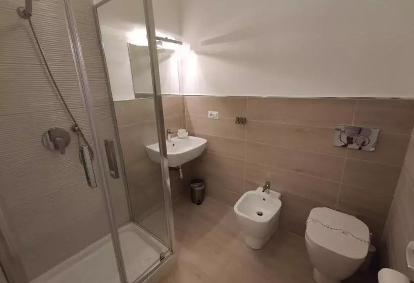 پانسیون Sami Rooms Due   Teatro A 400 Mt   Ortigia A 1500 Mt