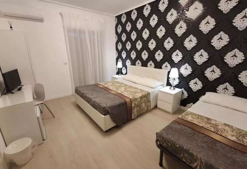 پانسیون Sami Rooms Due   Teatro A 400 Mt   Ortigia A 1500 Mt