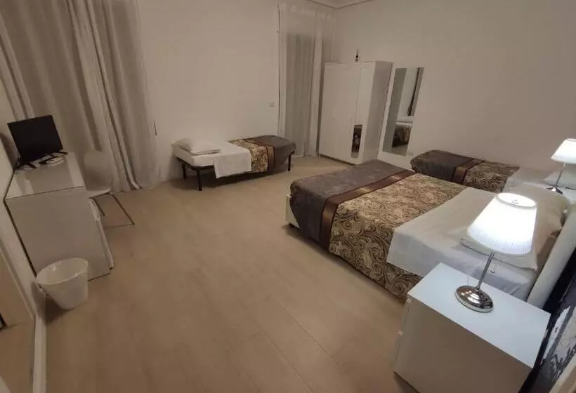 پانسیون Sami Rooms Due   Teatro A 400 Mt   Ortigia A 1500 Mt