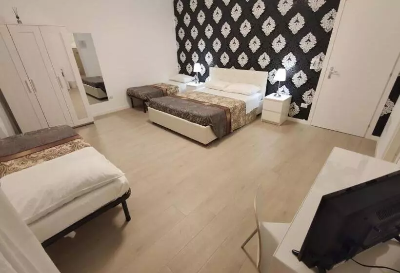 پانسیون Sami Rooms Due   Teatro A 400 Mt   Ortigia A 1500 Mt
