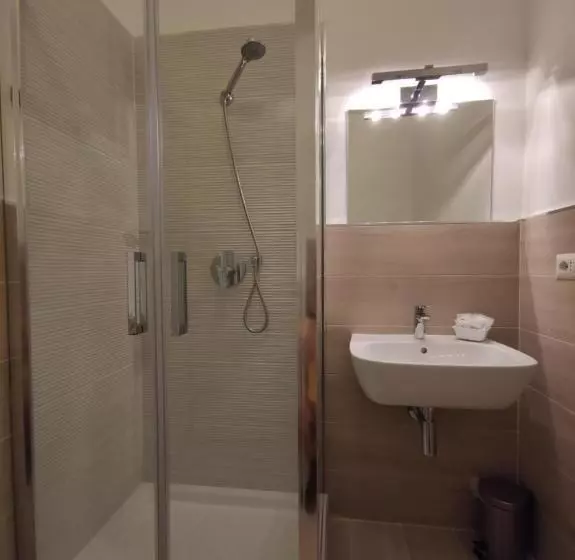 پانسیون Sami Rooms Due   Teatro A 400 Mt   Ortigia A 1500 Mt