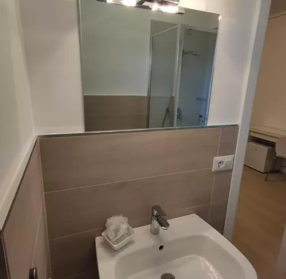 پانسیون Sami Rooms Due   Teatro A 400 Mt   Ortigia A 1500 Mt