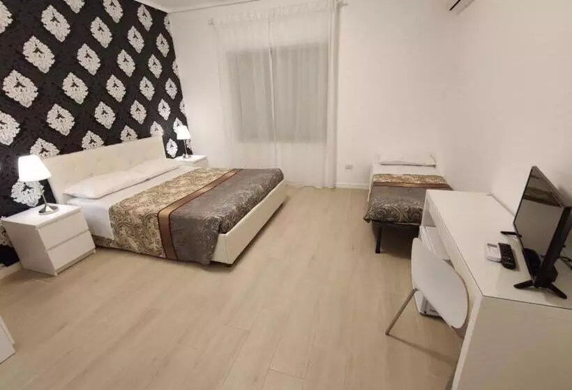پانسیون Sami Rooms Due   Teatro A 400 Mt   Ortigia A 1500 Mt