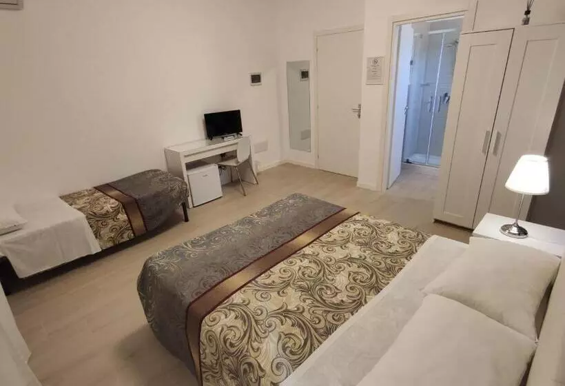 پانسیون Sami Rooms Due   Teatro A 400 Mt   Ortigia A 1500 Mt