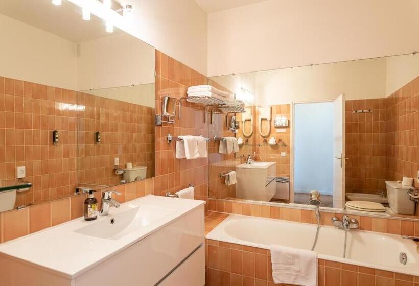 ホテル Auberge Du Redier