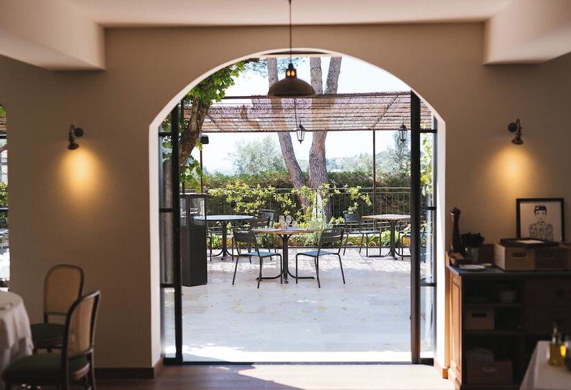 ホテル Auberge Du Redier