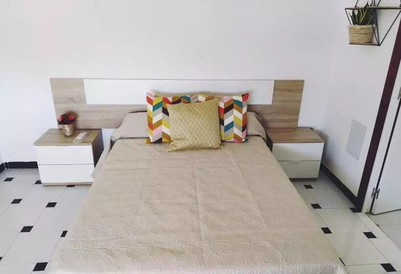 Monísimo Pensión Rincón De La Victoria