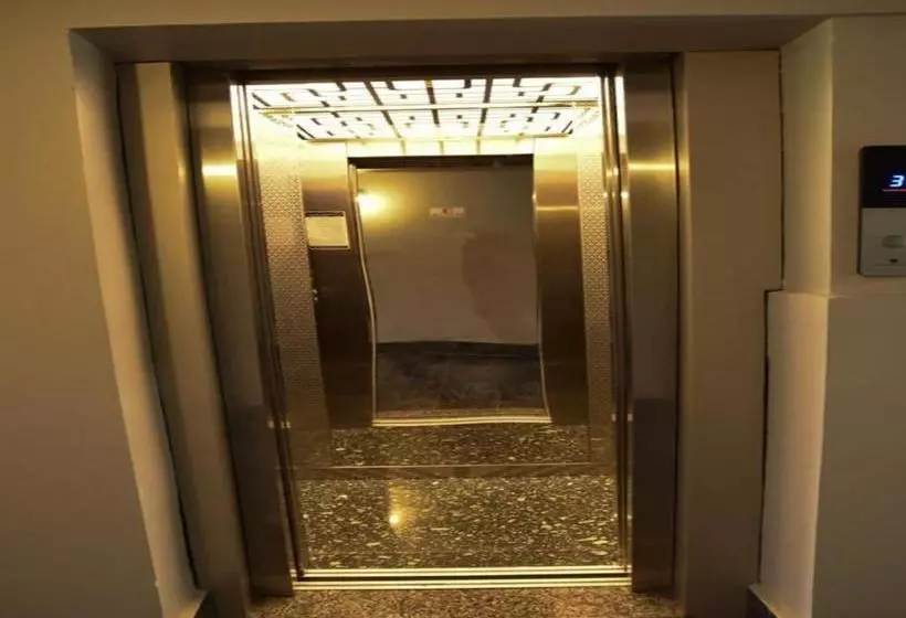 Staymaker Hotel Ashokavana