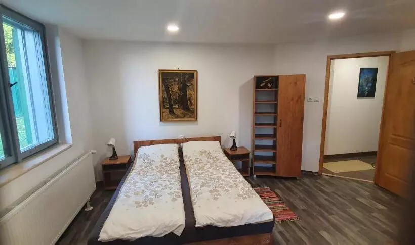 Retkeilymaja Fehérkőlápa Turistaház Panzió