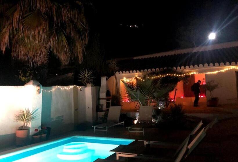 Отель Almohalla51