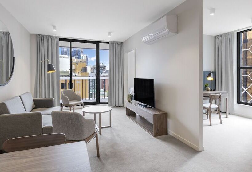 Brady Apartment Hotel Hardware Lane