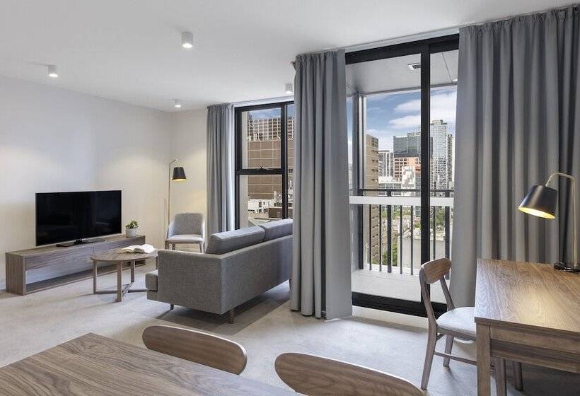 Brady Apartment Hotel Hardware Lane