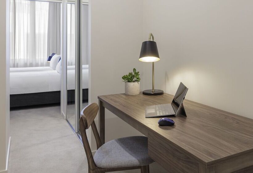 Brady Apartment Hotel Hardware Lane