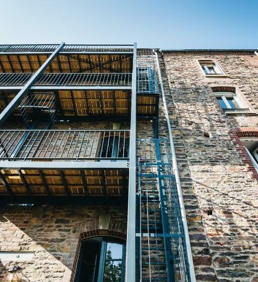 Les Chouettes Hostel