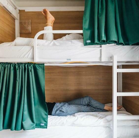 Les Chouettes Hostel