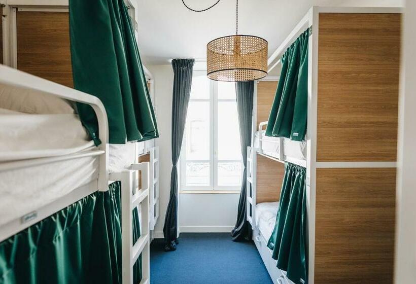 Les Chouettes Hostel