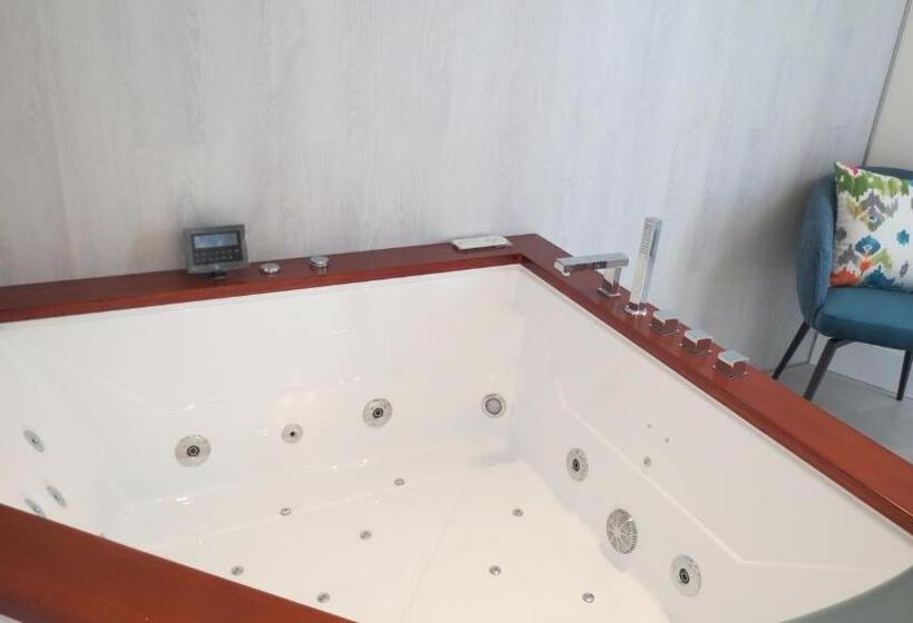 پانسیون La Puerta De Nerja Boutique   Adults Recommended