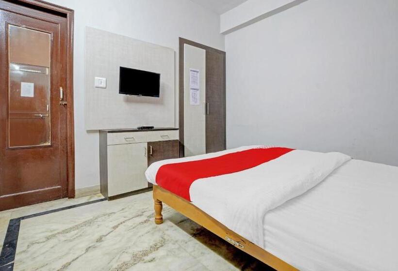 Vaccinated Staff - Oyo 79463 Hotel Maan