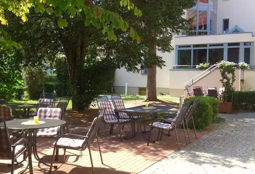 Отель Am Kurpark