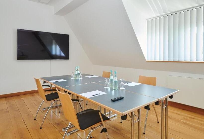 هتل Mutterhaus Düsseldorf