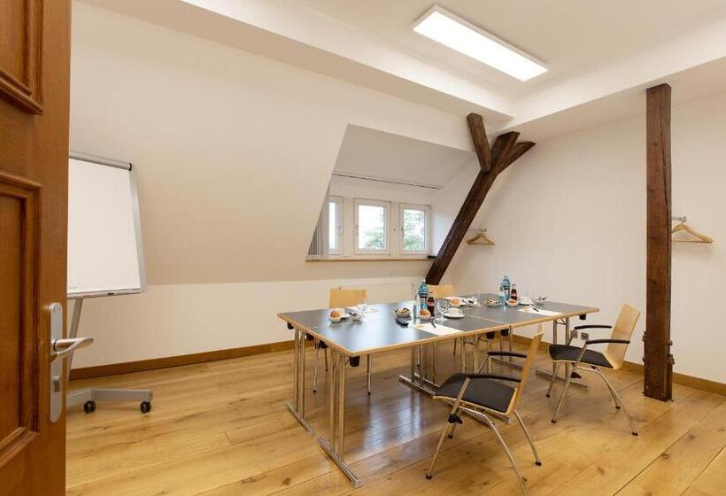 هتل Mutterhaus Düsseldorf