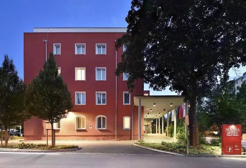 Novina Hotel Tillypark