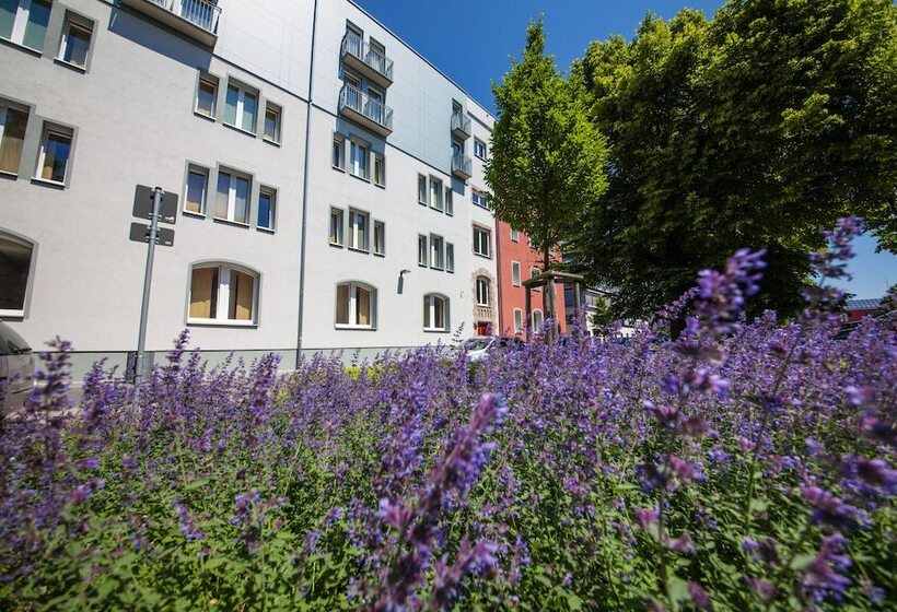 Novina Hotel Tillypark