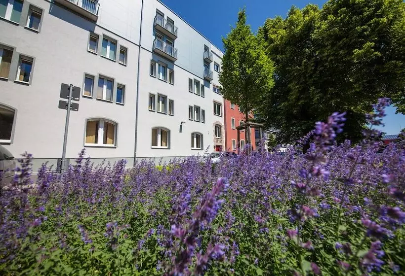 Novina Hotel Tillypark