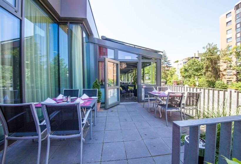 Novina Hotel Tillypark