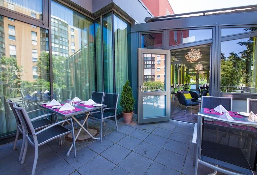 Novina Hotel Tillypark